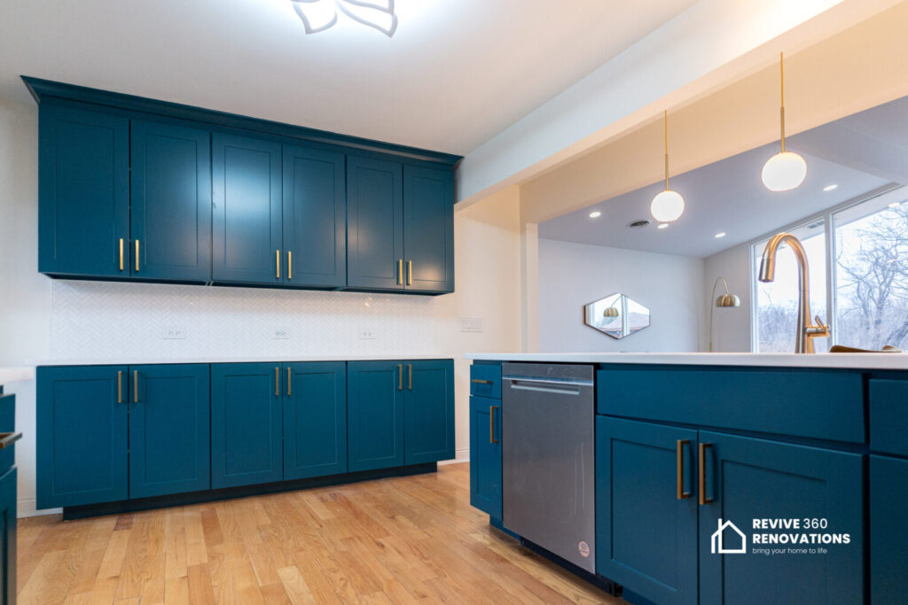 A Guide to Modern vs. Traditional Kitchen Cabinets in Chicago